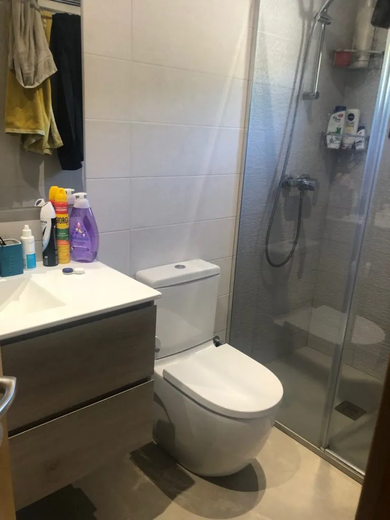 Ba&ntilde;o casa de entramado ligero